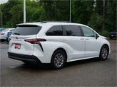Thumbnail of 2022 Wind Chill Pearl Toyota Sienna
