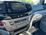 Thumbnail of 2022 Lunar Silver Metallic Honda Pilot