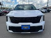 Thumbnail of 2025 Glacial White Pearl Kia Sorento