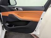 Thumbnail of 2022 Mineral White Metallic BMW X7