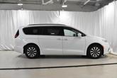 Thumbnail of 2021 Bright White Clearcoat Chrysler Pacifica