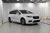 Thumbnail of 2021 Bright White Clearcoat Chrysler Pacifica