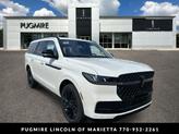 Photo of 2025 Pristine White Metallic Tri-Coat Lincoln Navigator