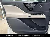 Thumbnail of 2025 Pristine White Metallic Tri-Coat Lincoln Aviator