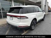 Thumbnail of 2025 Pristine White Metallic Tri-Coat Lincoln Aviator