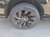 Thumbnail of 2025 Infinite Black Metallic Clearcoat Lincoln Navigator