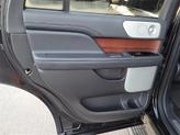 Thumbnail of 2022 Infinite Black Metallic Clearcoat Lincoln Navigator