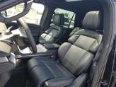 Thumbnail of 2025 Infinite Black Metallic Clearcoat Lincoln Navigator
