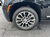 Thumbnail of 2025 Onyx Black GMC Yukon