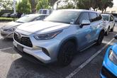 Photo of 2022 Celestial Silver Metallic Toyota Highlander