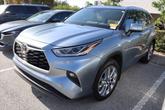 Thumbnail of 2022 Moon Dust Toyota Highlander
