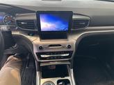 Thumbnail of 2020 Oxford White Ford Explorer