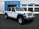 Thumbnail of 2020 White Jeep Gladiator