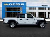 Thumbnail of 2020 White Jeep Gladiator