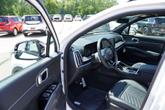 Thumbnail of 2025 Glacial White Pearl Kia Sorento