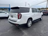 Thumbnail of 2023 Iridescent Pearl Tricoat Chevrolet Suburban