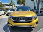 Thumbnail of 2022 Starbright Yellow / Black Roof Kia Seltos