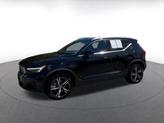 Thumbnail of 2024 Onyx Black Metallic Volvo XC40