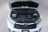 Thumbnail of 2016 Blizzard Pearl Toyota Highlander