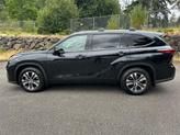 Thumbnail of 2022 Midnight Black Metallic Toyota Highlander