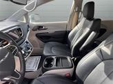 Thumbnail of 2020 Billet Silver Metallic Clearcoat Chrysler Pacifica
