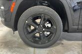 Thumbnail of 2025 Diamond Black Crystal Pearlcoat Jeep Grand Cherokee