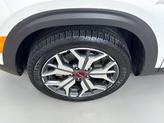 Thumbnail of 2022 Snow White Pearl Kia Seltos
