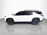 Thumbnail of 2025 Iridescent Pearl Tricoat Chevrolet Traverse