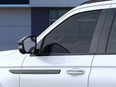 Thumbnail of 2025 Pristine White Metallic Tri-Coat Lincoln Navigator