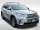 Thumbnail of 2017 Celestial Silver Metallic Toyota Highlander