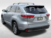 Thumbnail of 2017 Celestial Silver Metallic Toyota Highlander