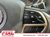 Thumbnail of 2018 Bright White Clearcoat Jeep Cherokee