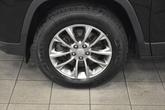 Thumbnail of 2020 Diamond Black Crystal Pearlcoat Jeep Cherokee