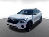 Thumbnail of 2025 Snow White Pearl Kia Seltos