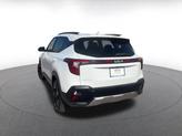 Thumbnail of 2025 Snow White Pearl Kia Seltos