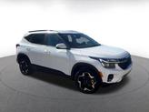 Thumbnail of 2025 Snow White Pearl Kia Seltos