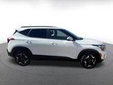 Thumbnail of 2025 Snow White Pearl Kia Seltos