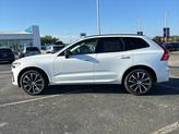 Thumbnail of 2025 Crystal White Metallic Volvo XC60
