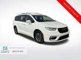 Photo of 2021 Bright White Clearcoat Chrysler Pacifica