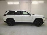 Thumbnail of 2023 Bright White Clearcoat Jeep Grand Cherokee