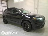 Photo of 2023 Diamond Black Crystal Pearlcoat Jeep Cherokee