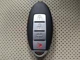 Thumbnail of 2017 White Nissan Rogue