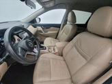 Thumbnail of 2017 White Nissan Rogue