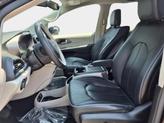 Thumbnail of 2018 Brilliant Black Crystal Pearlcoat Chrysler Pacifica