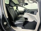 Thumbnail of 2023 Granite Crystal Metallic Clearcoat Chrysler Pacifica