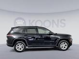 Thumbnail of 2023 Diamond Black Crystal Pearlcoat Jeep Grand Cherokee