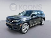 Photo of 2025 Diamond Black Crystal Pearlcoat Jeep Grand Cherokee