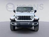 Thumbnail of 2025 Bright White Clearcoat Jeep Gladiator