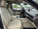 Thumbnail of 2019 Orca Black Metallic Audi Q7