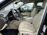 Thumbnail of 2019 Orca Black Metallic Audi Q7